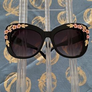 NY&Co. Women’s Floral Embellished Black Sunglasses